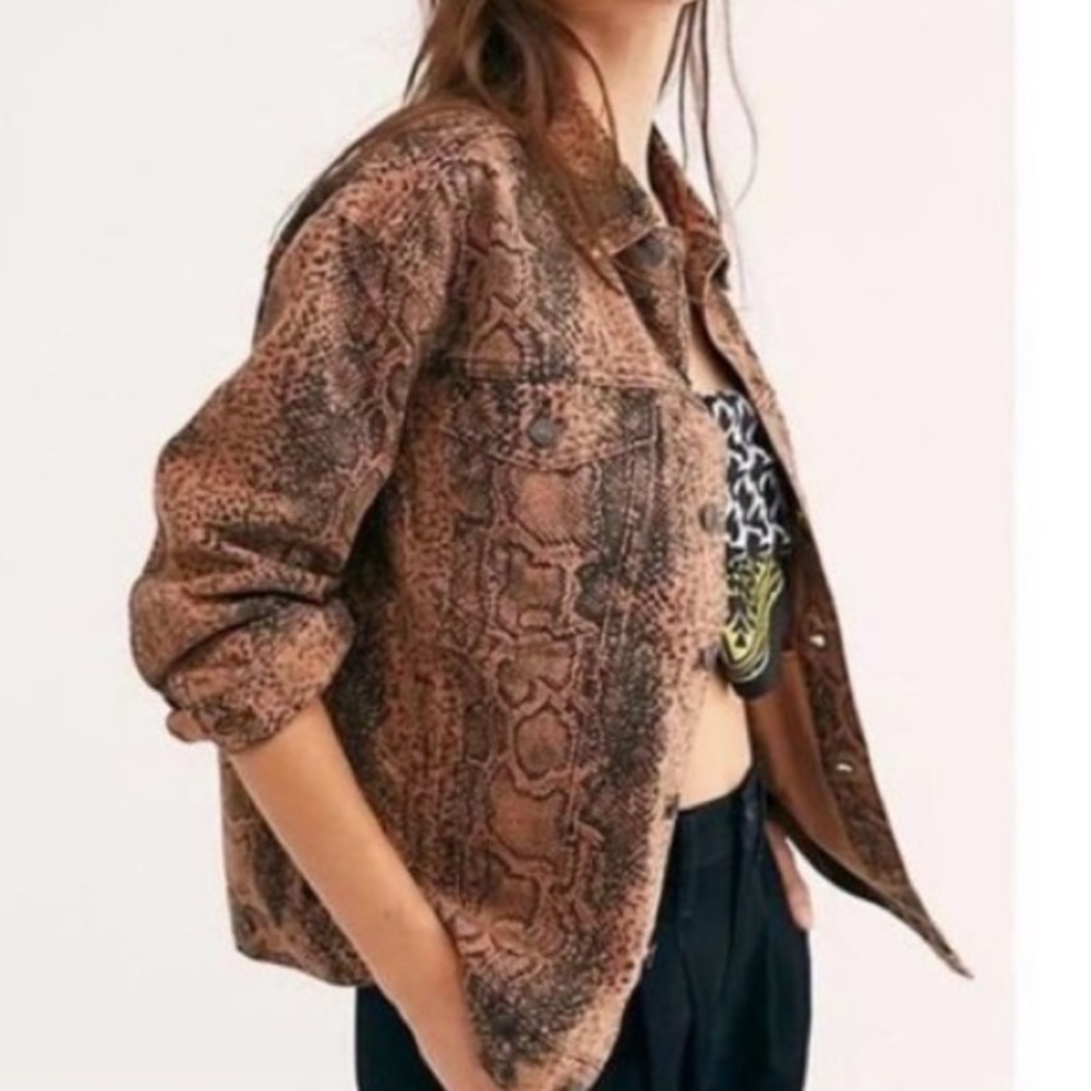 FREE‎ PEOPLE Snake Print Trucker Jacket in Brown Women's Small Button Up Pockets